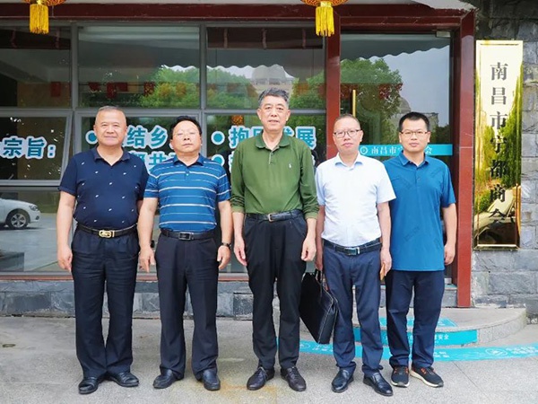 南昌寧都商會(huì )為寧都中學(xué)建校110周年助力，縣領(lǐng)導一行到訪(fǎng)交流。